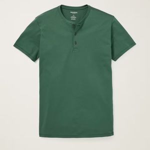 Men’s Green Slim Fit Medium Henley Short Sleeve Shirt
